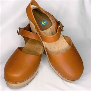 MIA Abba Leather/Wood Platform Clogs EU 39